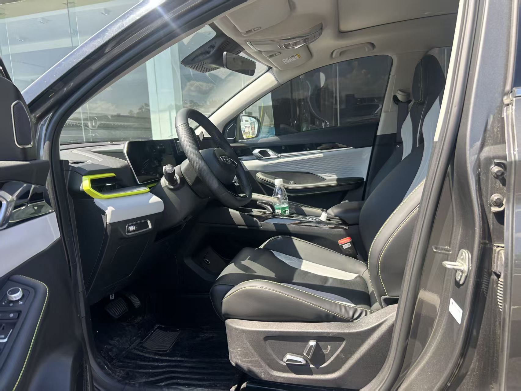 GEELY Coolray 2025 imagen de coche #9