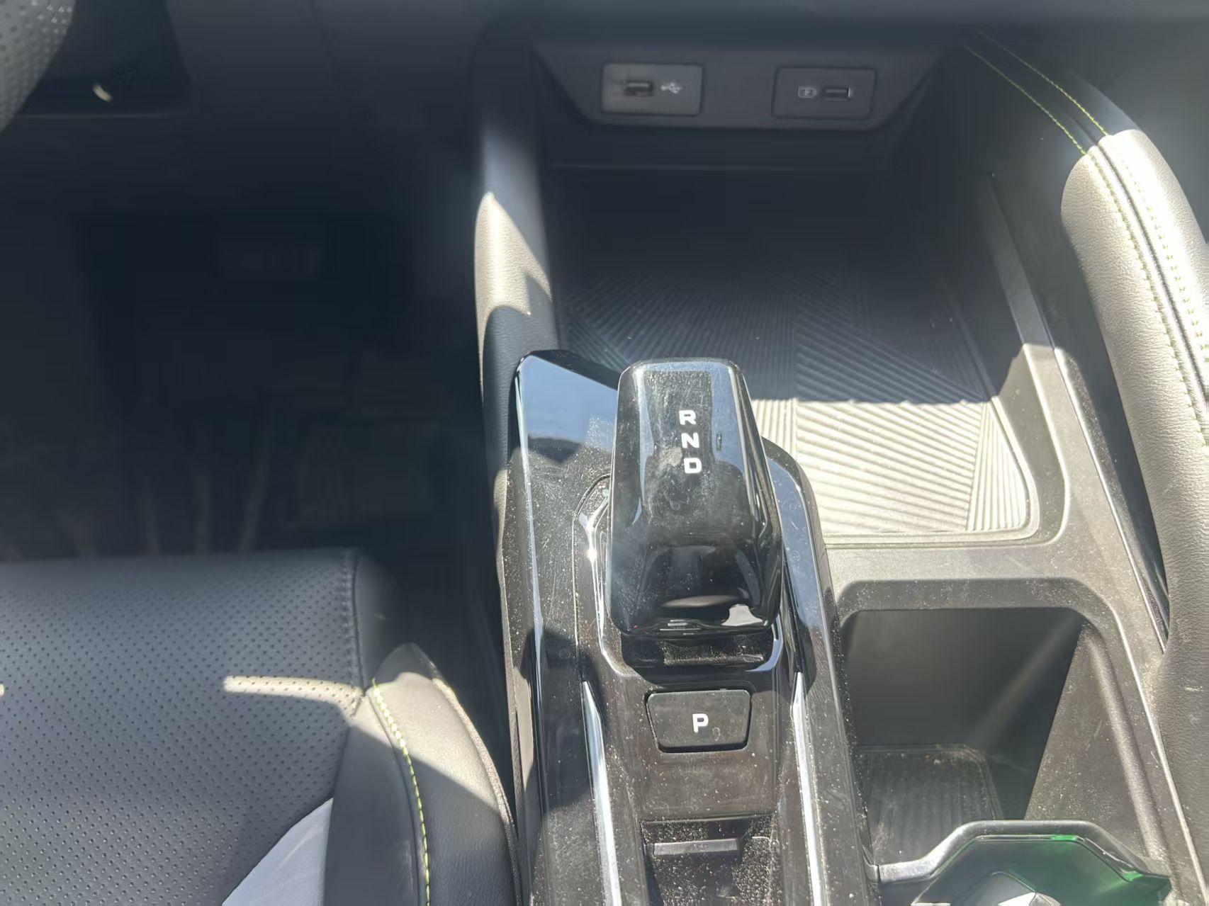 GEELY Coolray 2025 imagen de coche #5