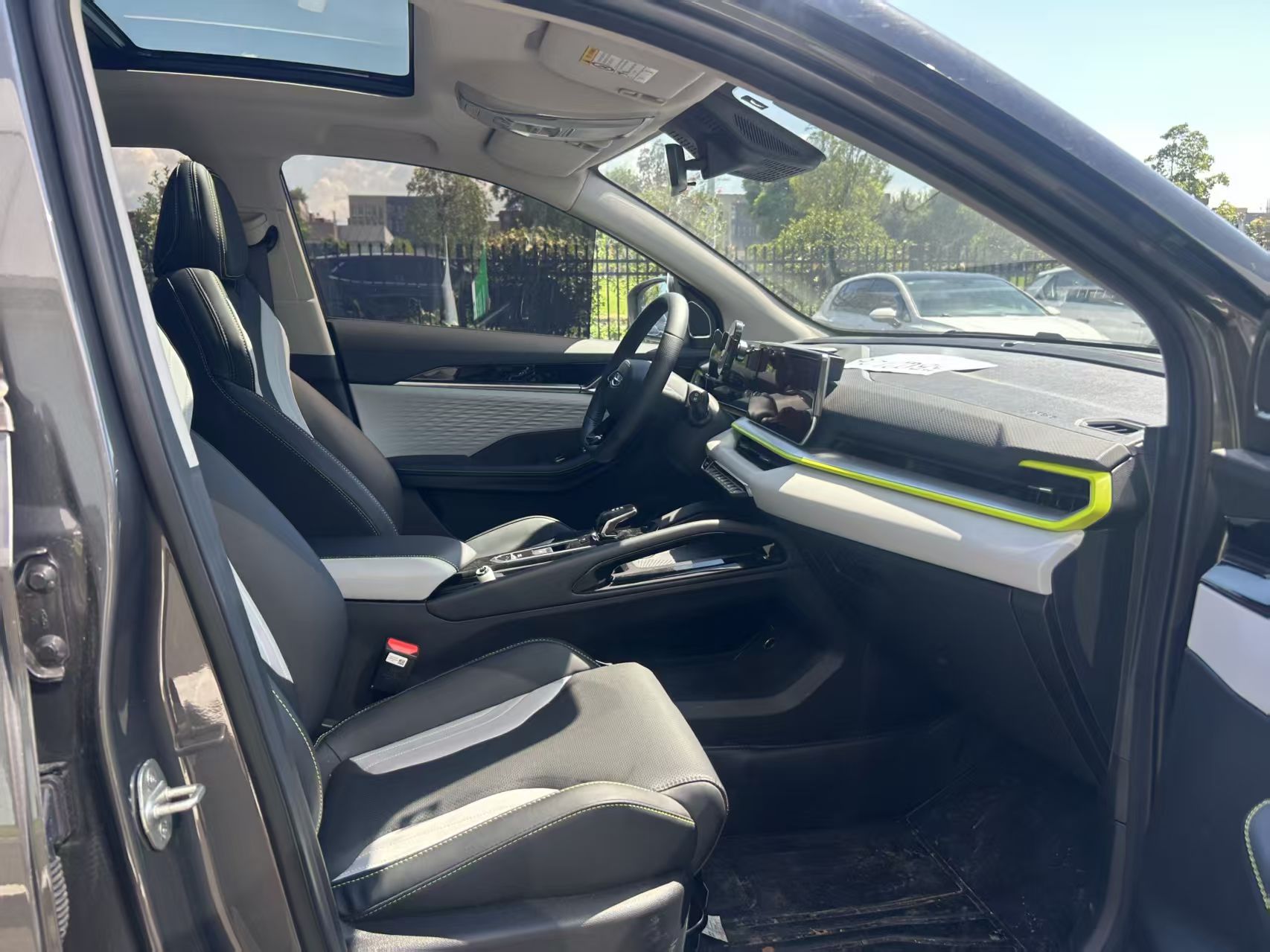 GEELY Coolray 2025 imagen de coche #7