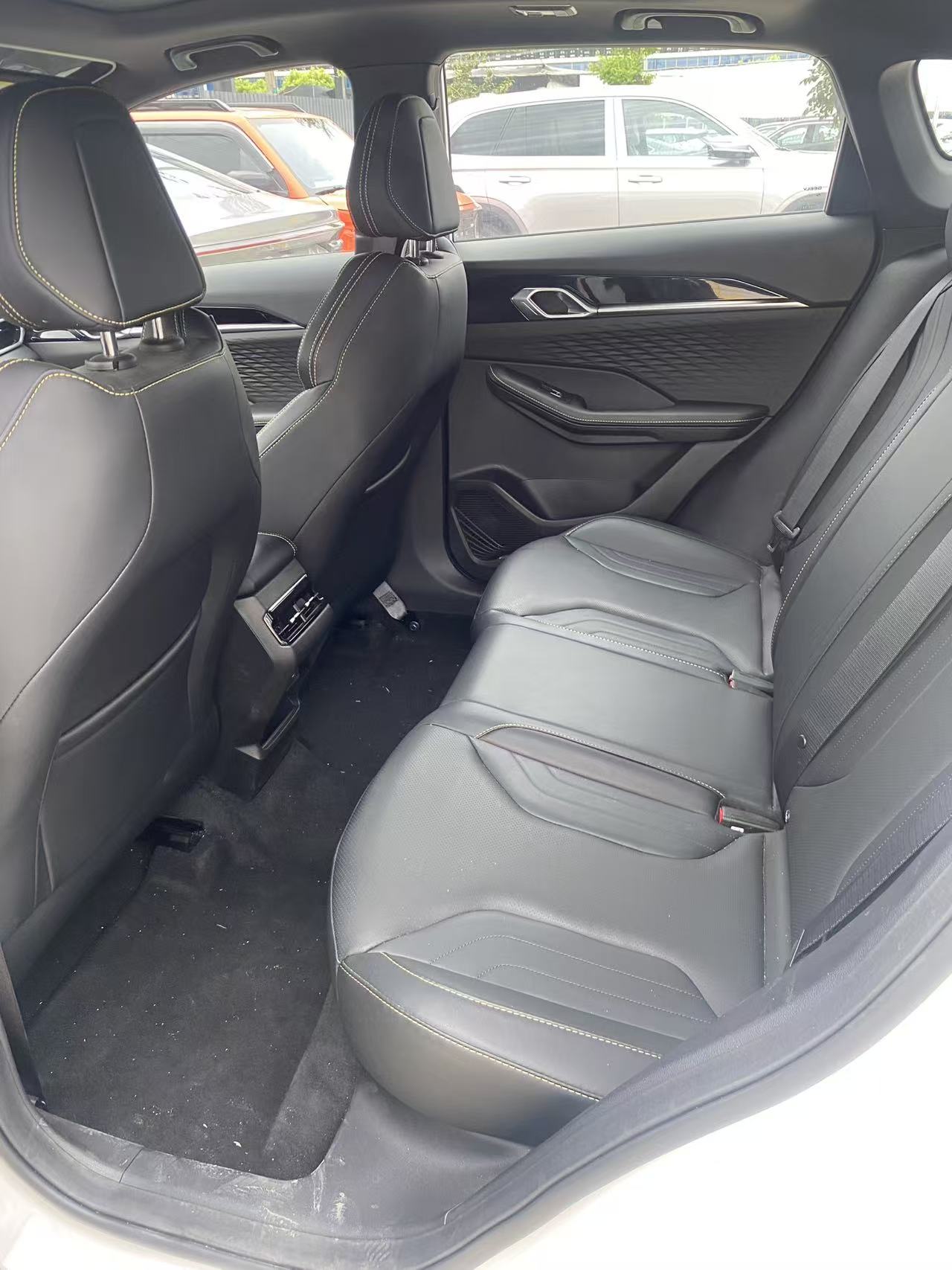 GEELY Coolray 2025 imagem de carro #3