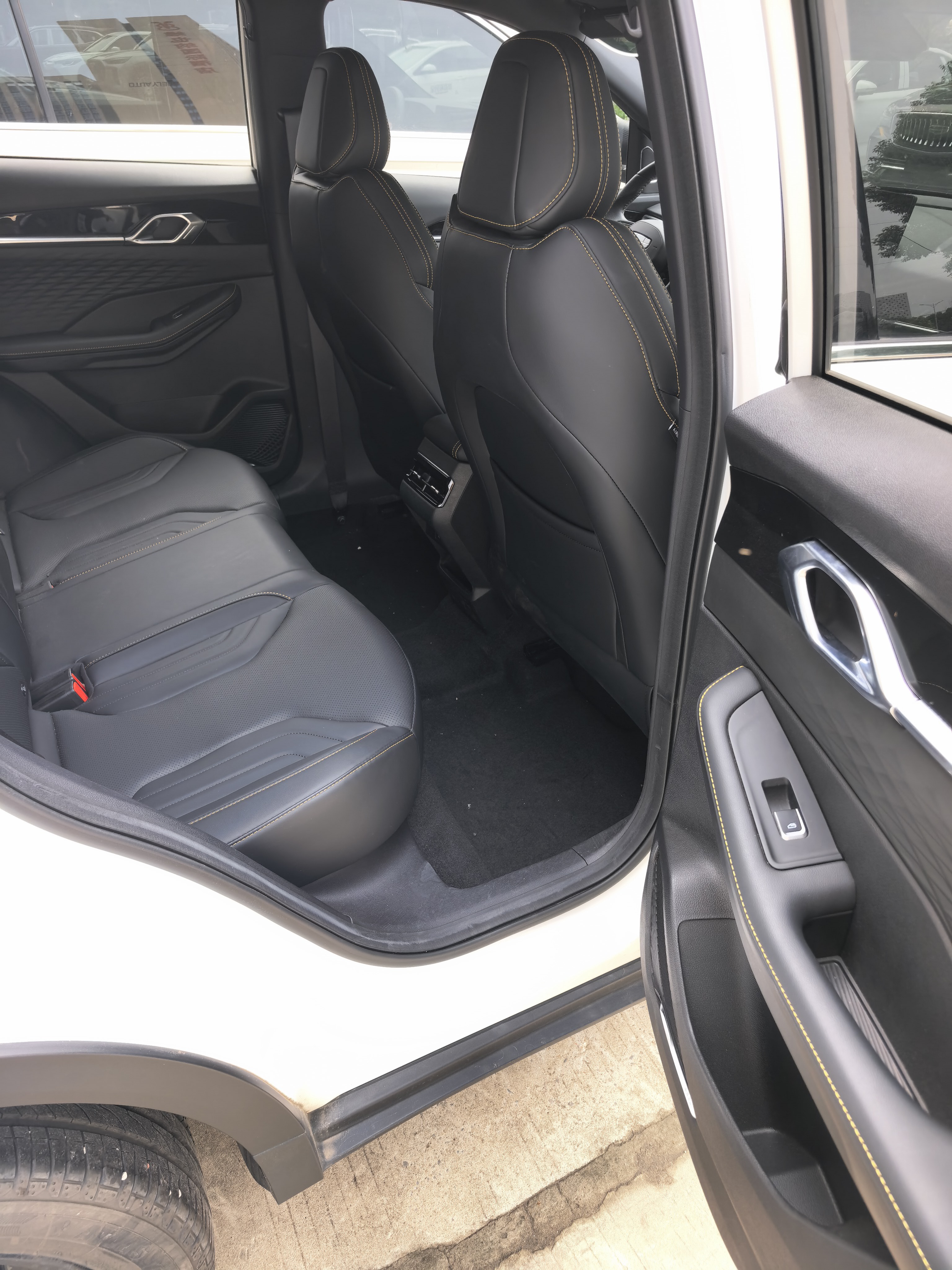 GEELY Coolray 2025 imagen de coche #8