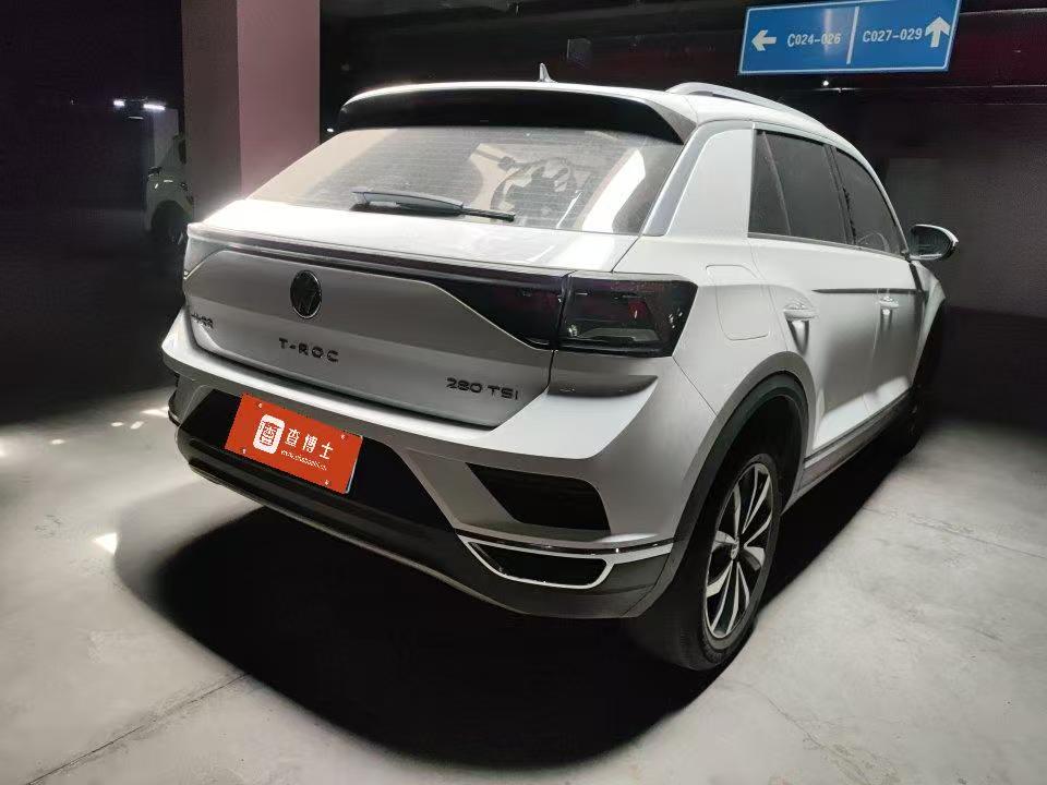 Volkswagen T-Roc 2024 car image #11