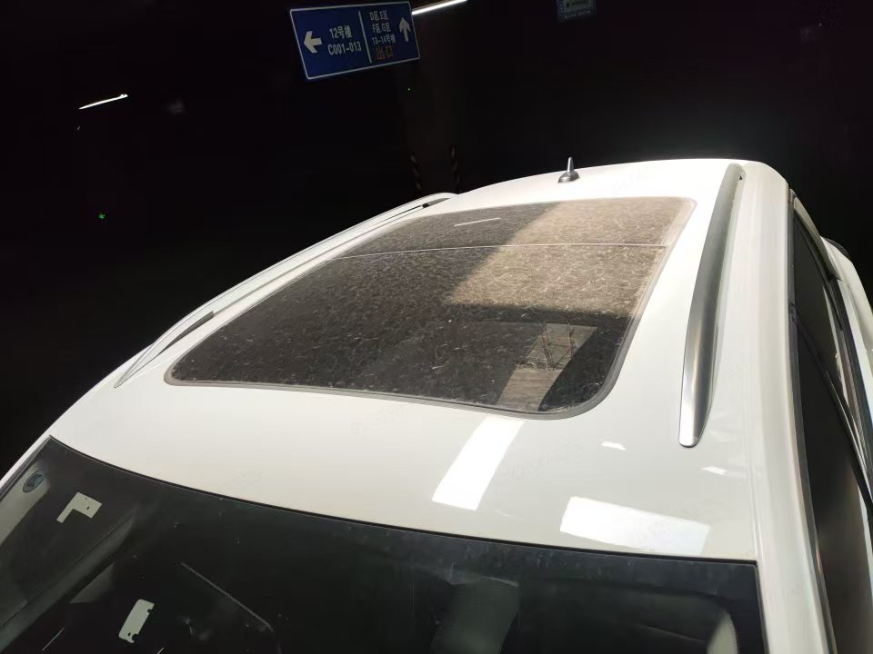 Volkswagen T-Roc 2024 car image #3