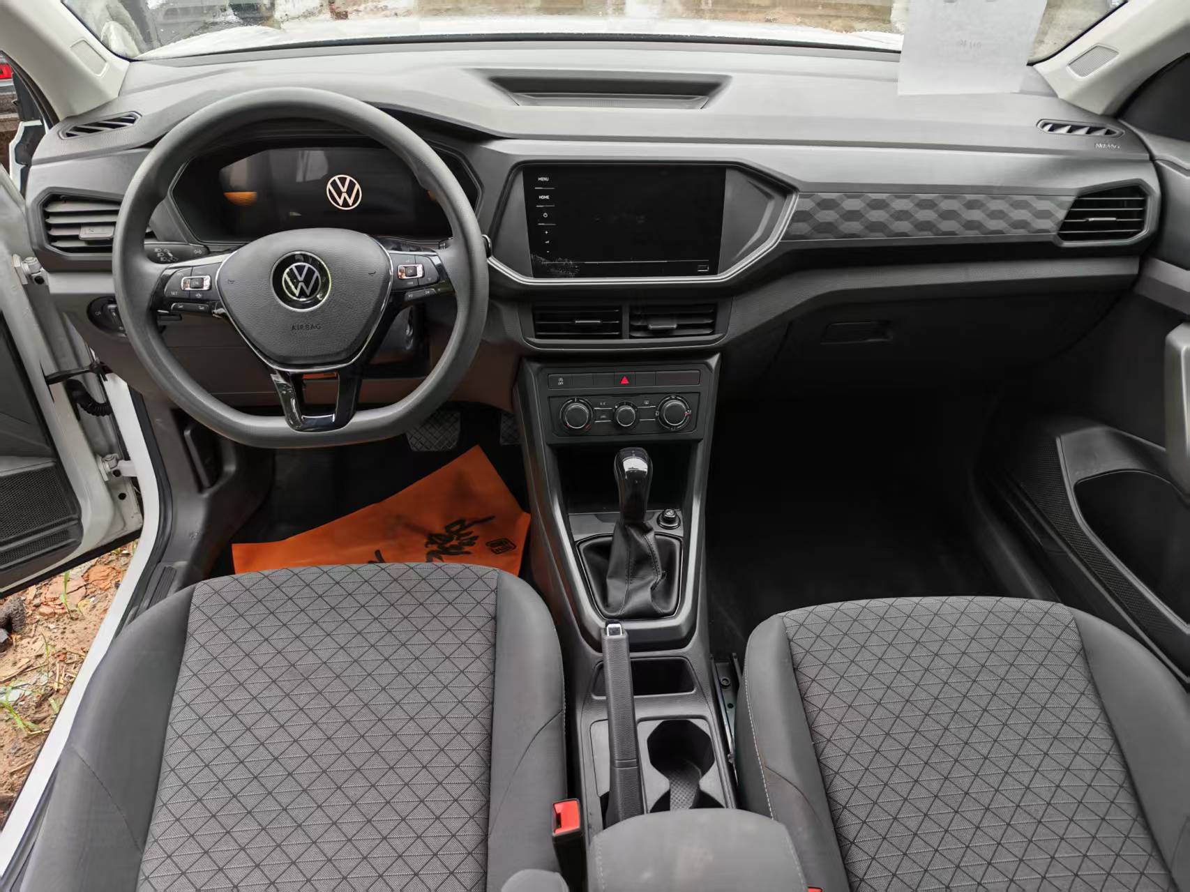 Volkswagen T-Cross 2024 #9 Volkswagen T-Cross 2024 صورة سيارة #9