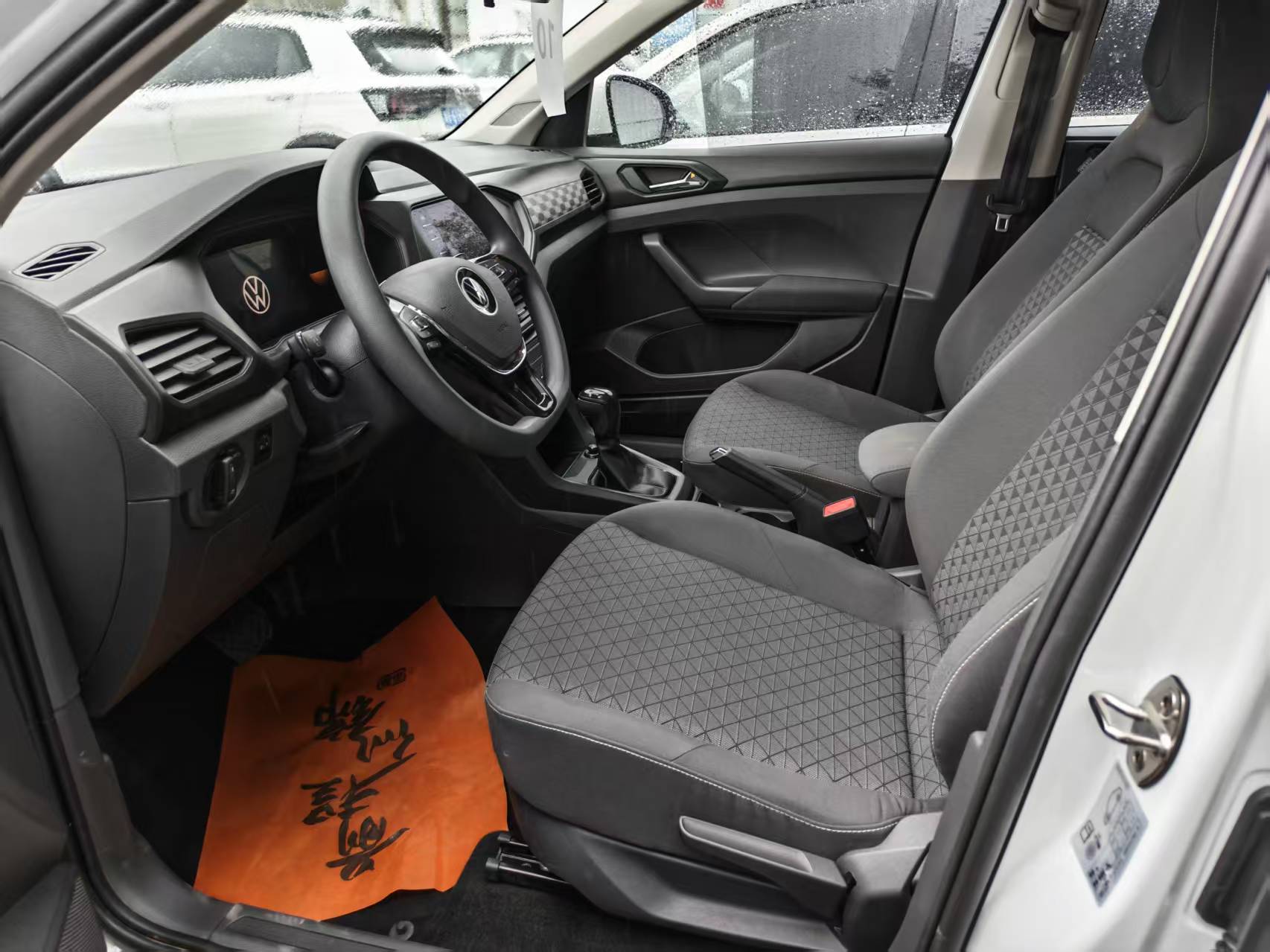 Volkswagen T-Cross 2024 #8 Volkswagen T-Cross 2024 صورة سيارة #8