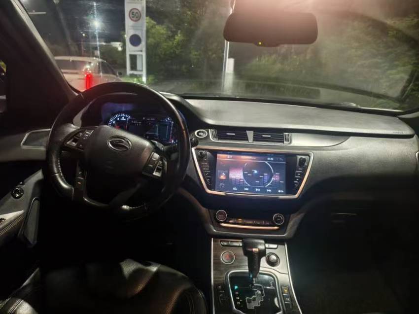 2016 imagem de carro #8