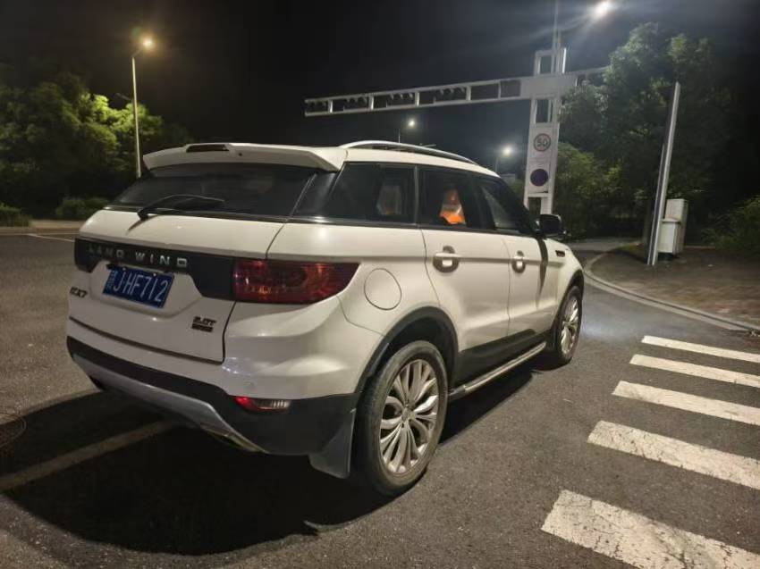 2016 imagem de carro #5