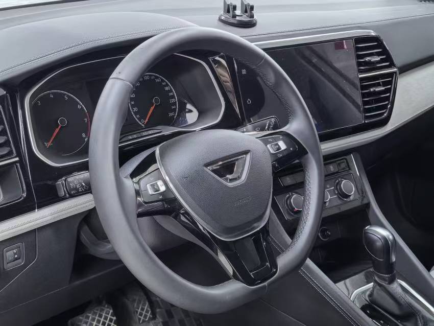 Jetta VS5 2025 car image #5