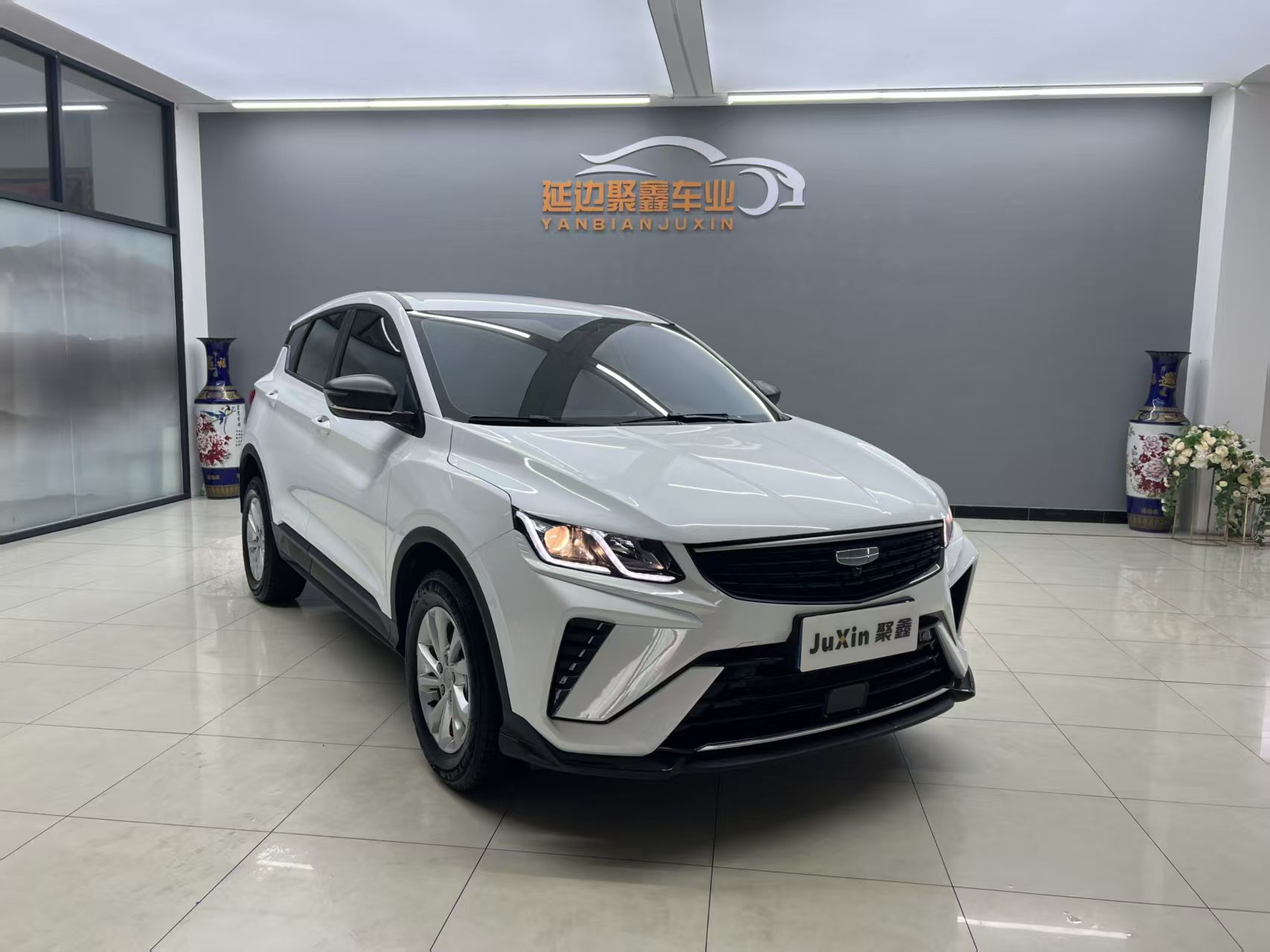 GEELY Coolray 2025 imagem de carro #2