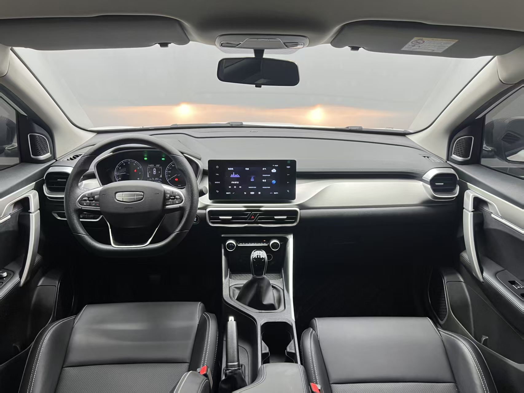 GEELY Coolray 2025 imagem de carro #13
