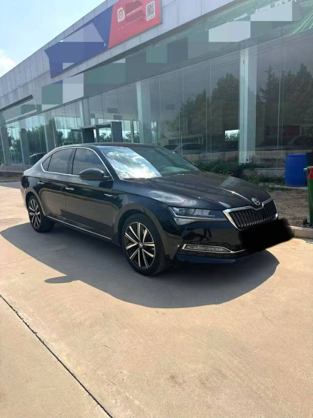 Skoda Superb 2025 صورة سيارة #2