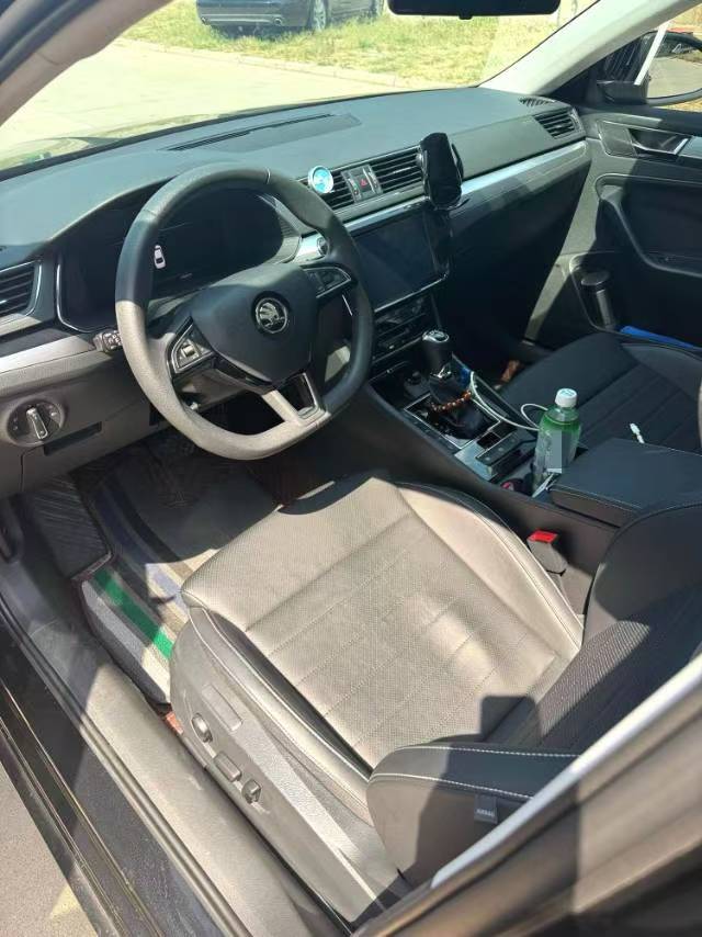 Skoda Superb 2025 صورة سيارة #3