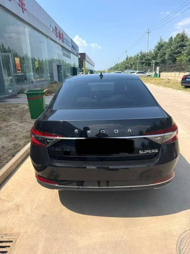 Skoda Superb 2025 صورة سيارة #5