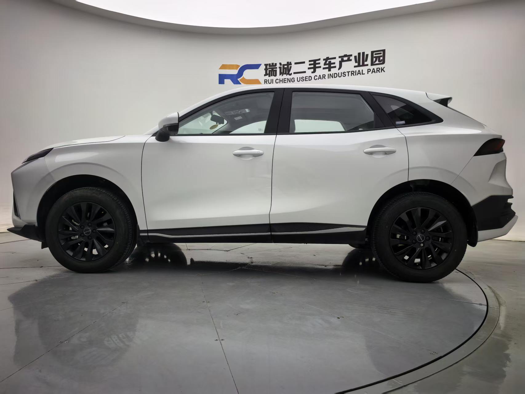 Forthing T5 EVO 2024 #4 Forthing T5 EVO 2024 صورة سيارة #4