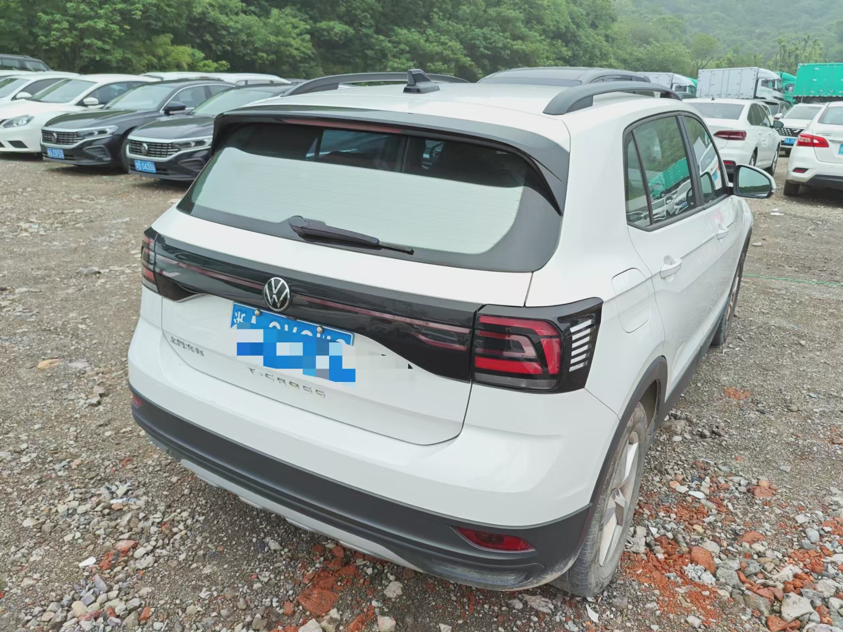 Volkswagen T-Cross 2023 car image #11