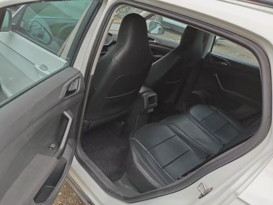 Volkswagen T-Cross 2023 car image #3