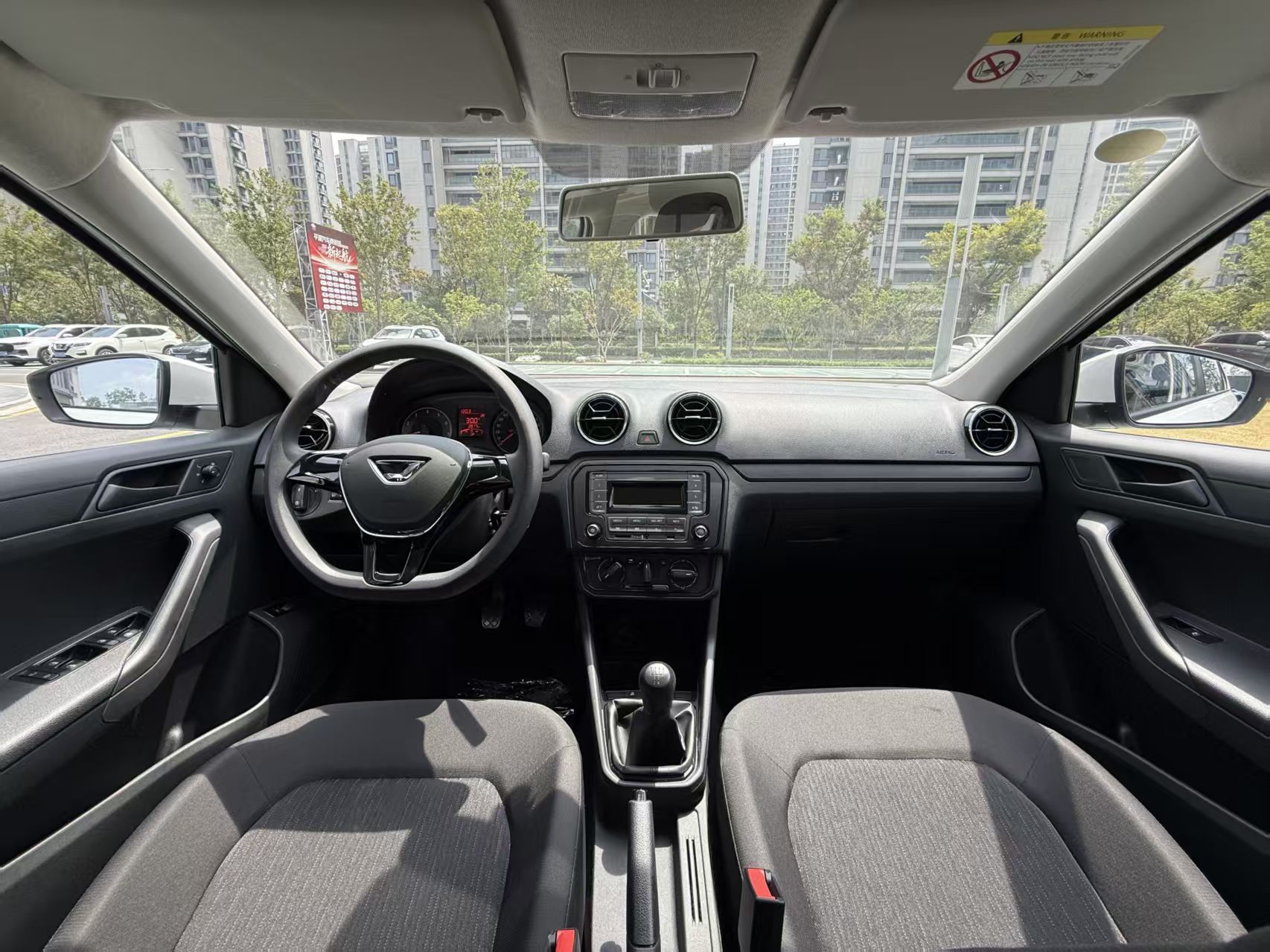 Volkswagen Jetta 2024 car image #2
