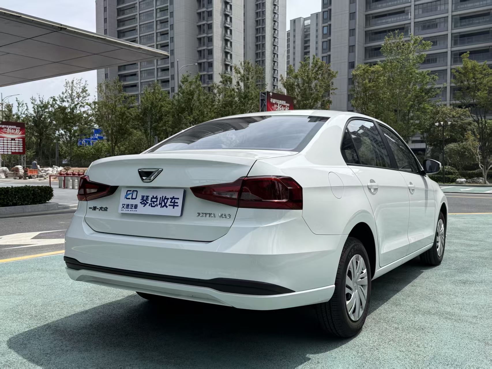 Volkswagen Jetta 2024 car image #3