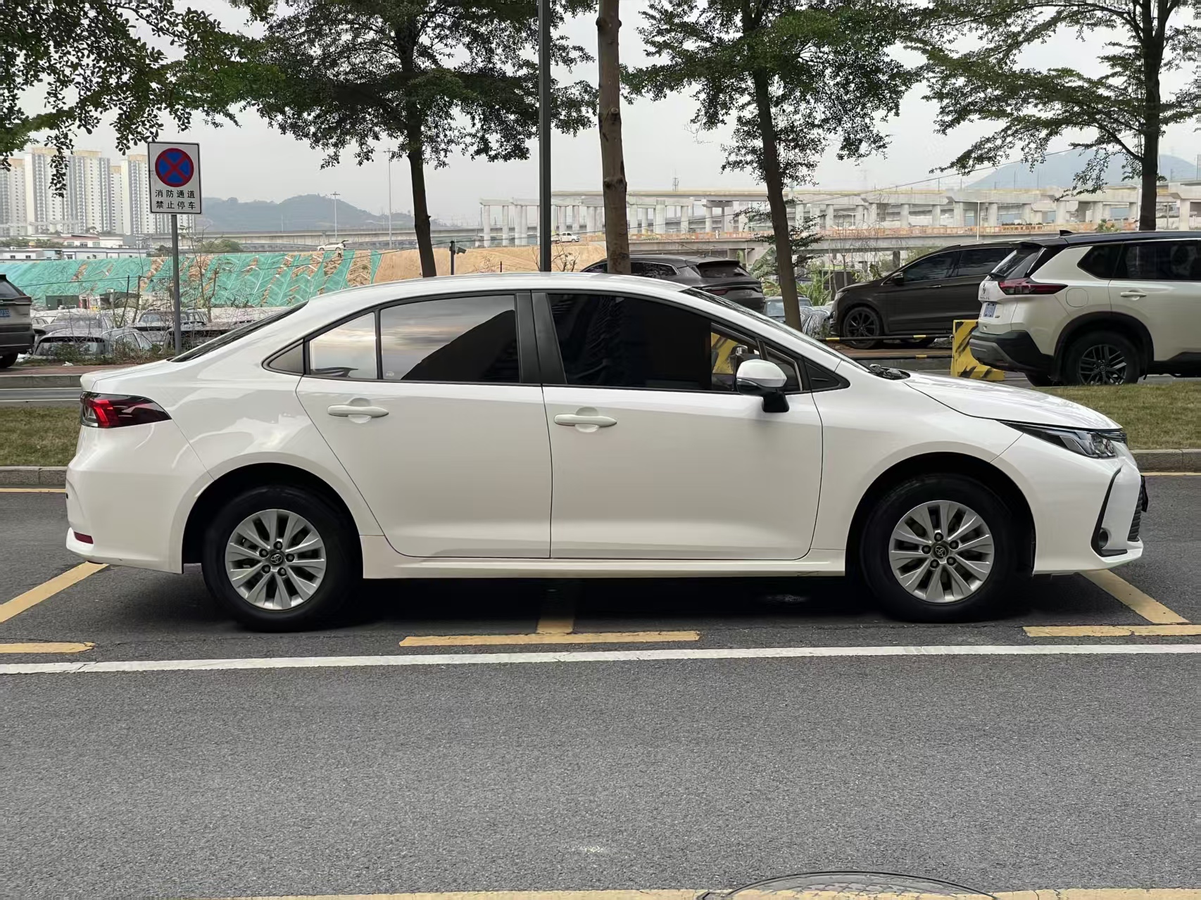Toyota Corolla 2023 #14 Toyota Corolla 2023 صورة سيارة #14