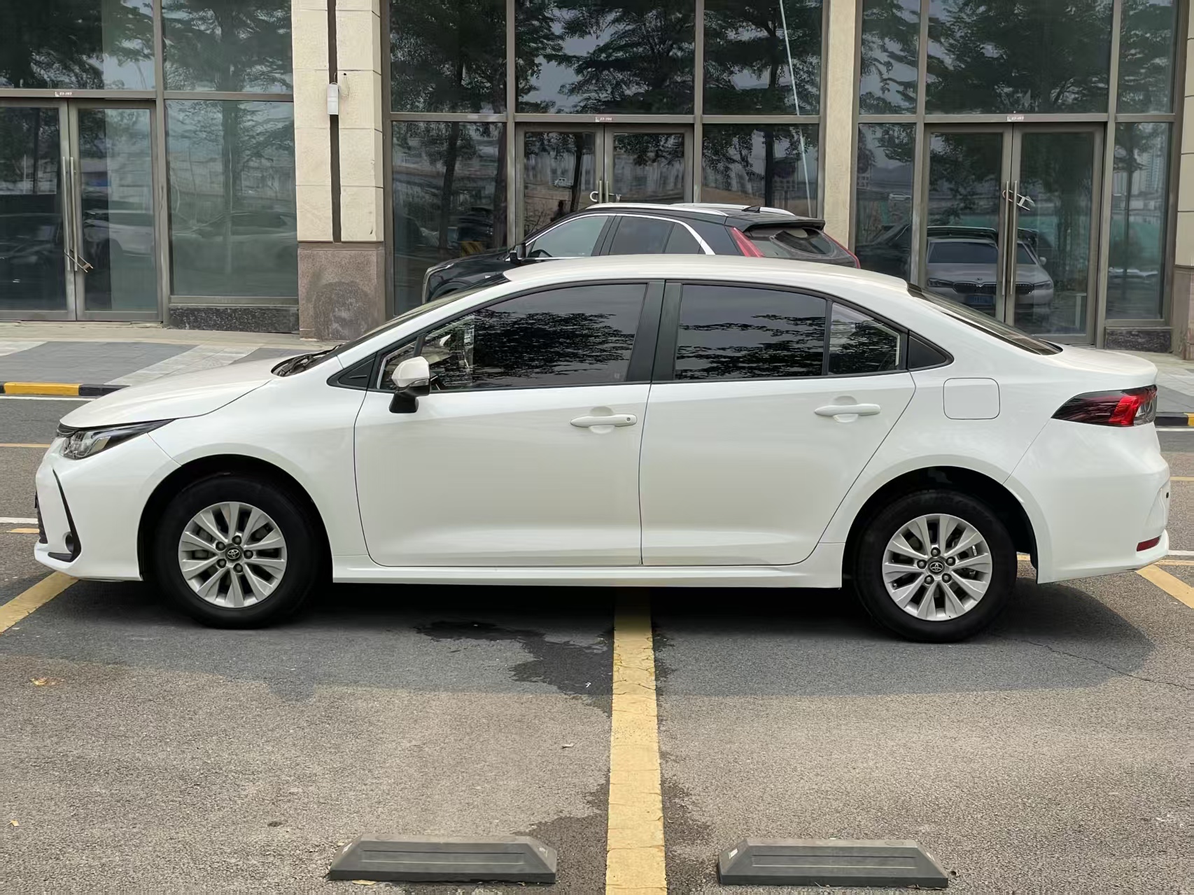 Toyota Corolla 2023 #12 Toyota Corolla 2023 صورة سيارة #12