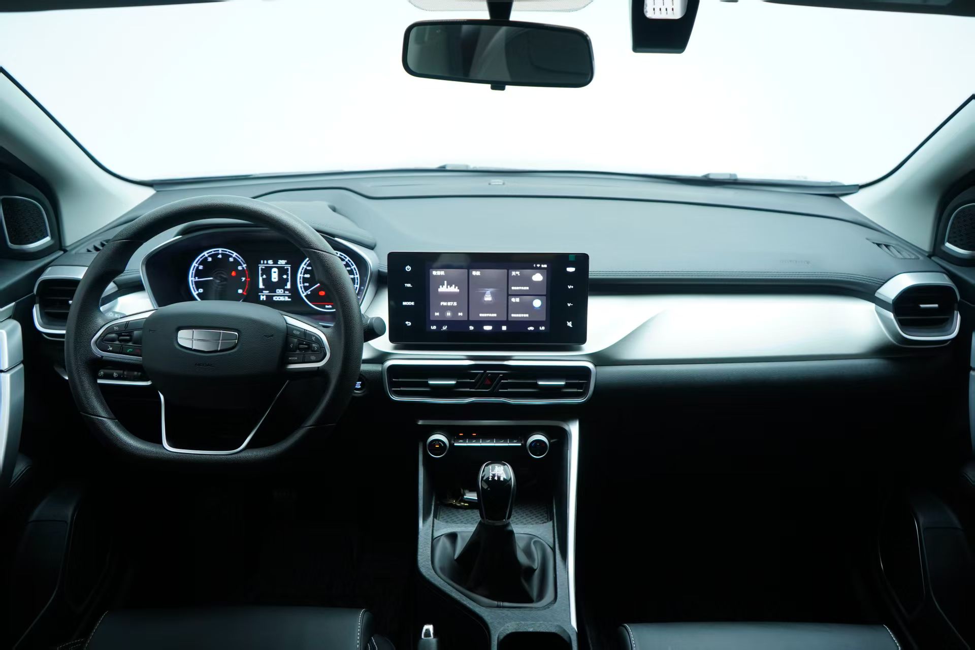 GEELY Coolray 2024 car image #10
