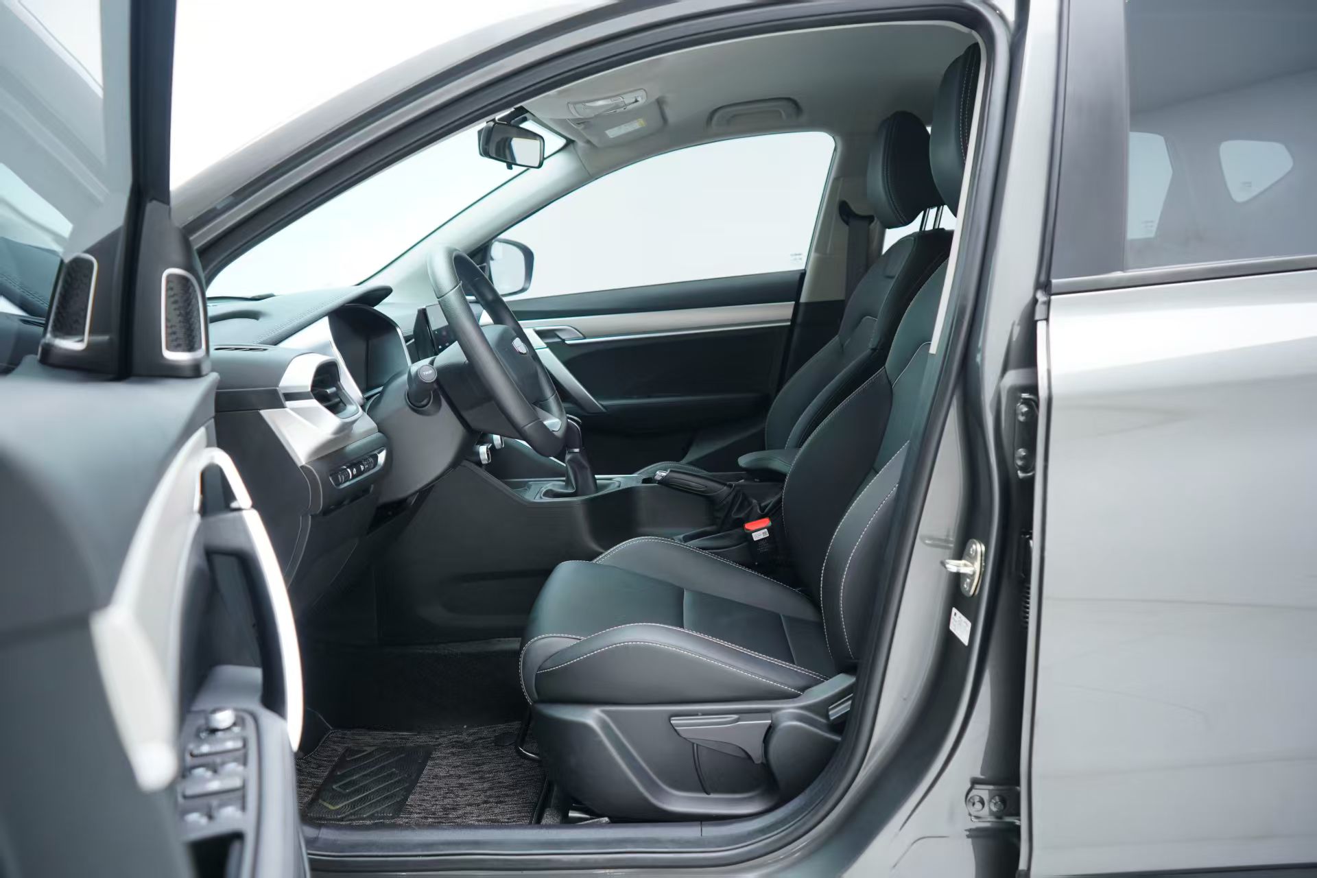 GEELY Coolray 2024 car image #3