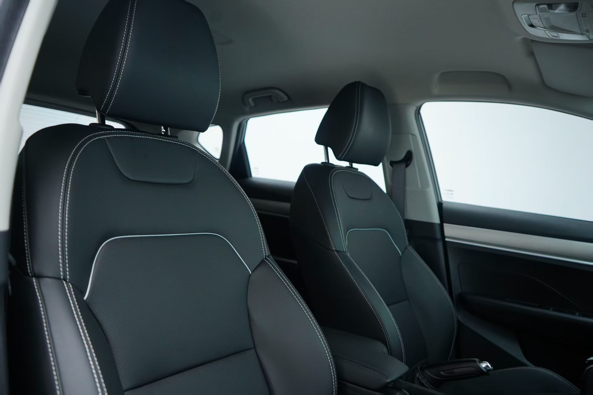 GEELY Coolray 2024 car image #18