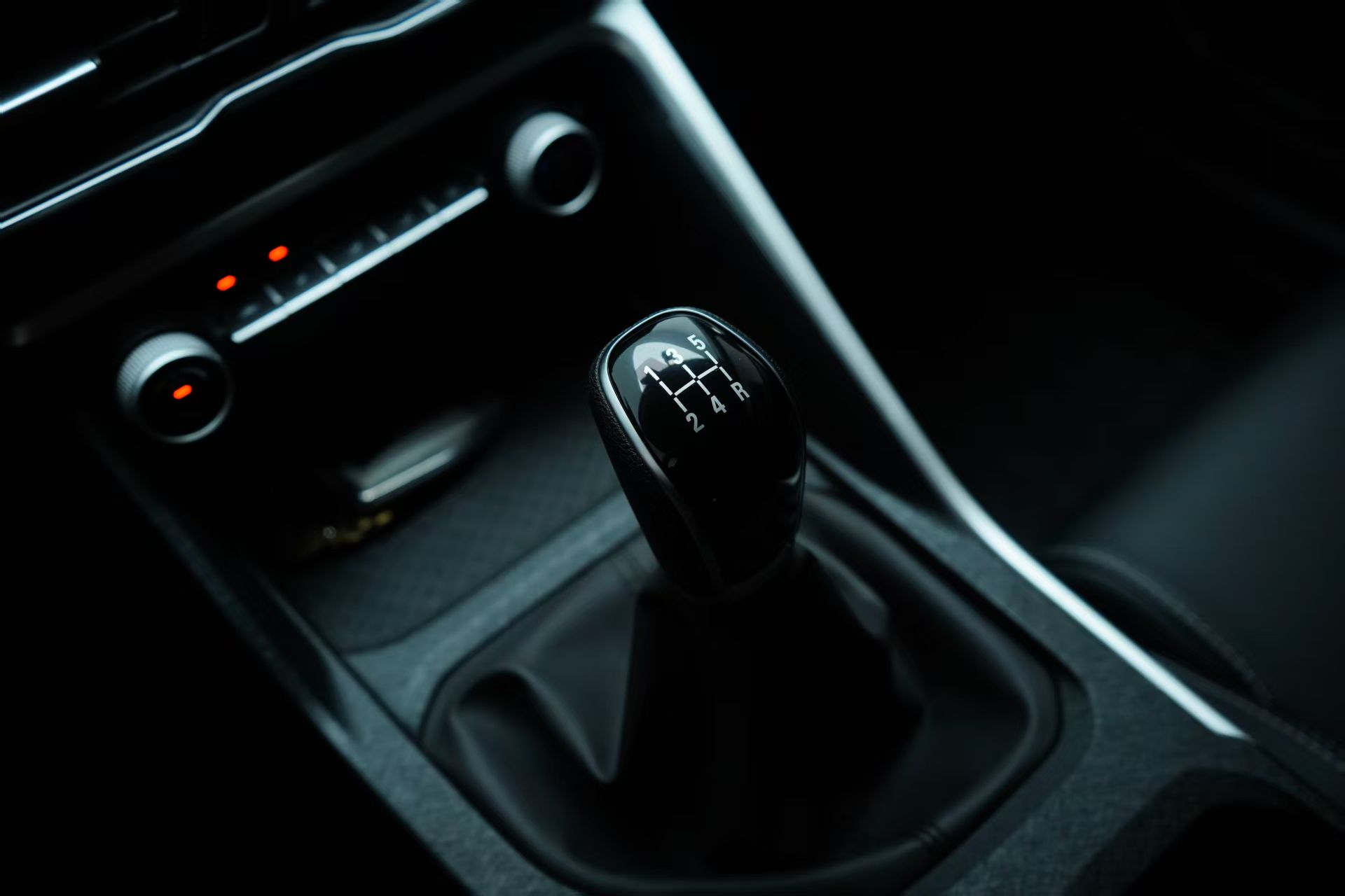 GEELY Coolray 2024 car image #5