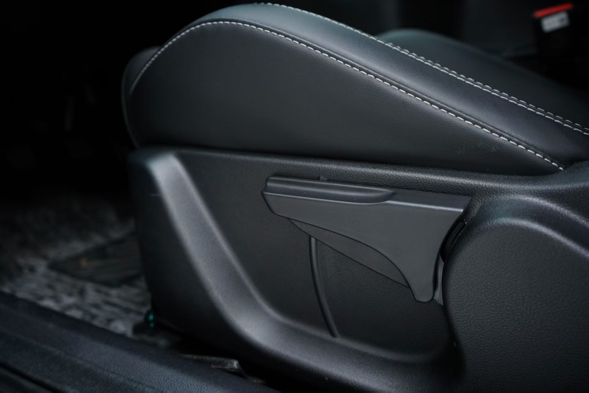 GEELY Coolray 2024 car image #23