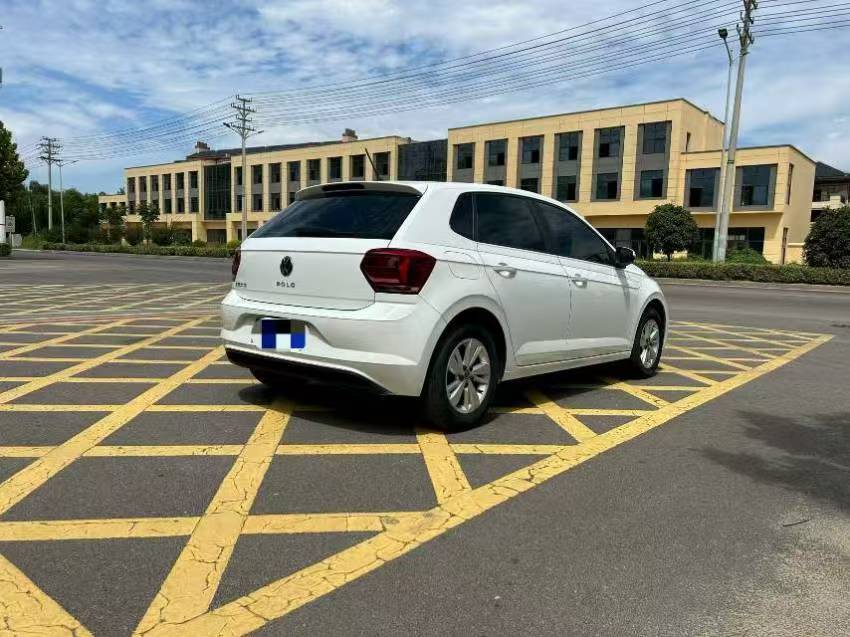 Volkswagen Polo 2023 car image #9