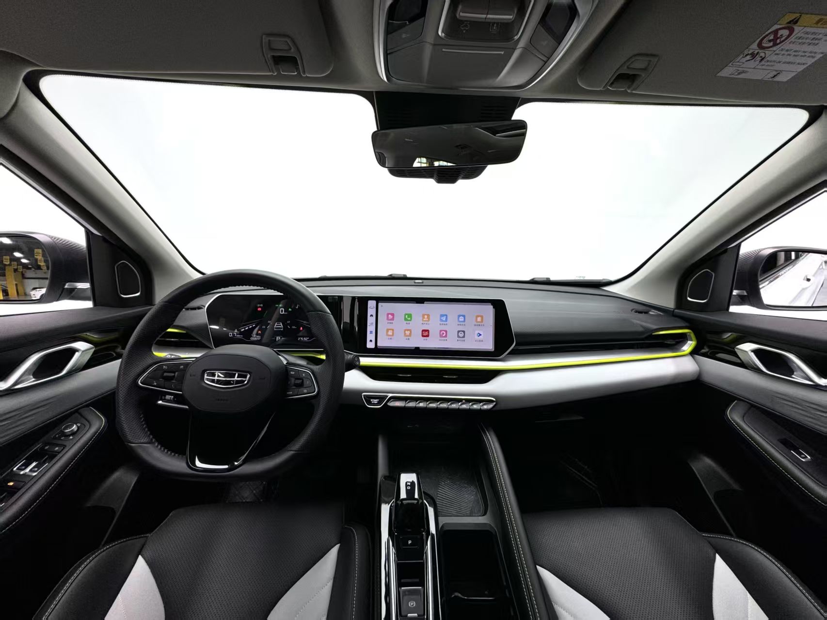 GEELY Coolray 2023 car image #12