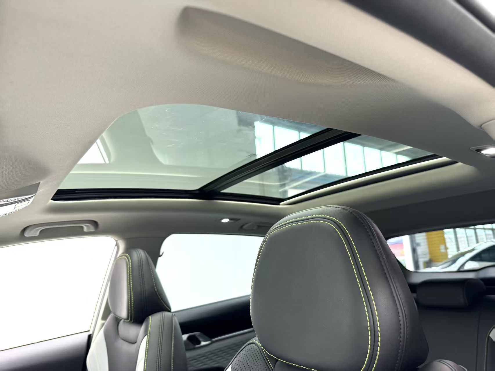 GEELY Coolray 2023 car image #5