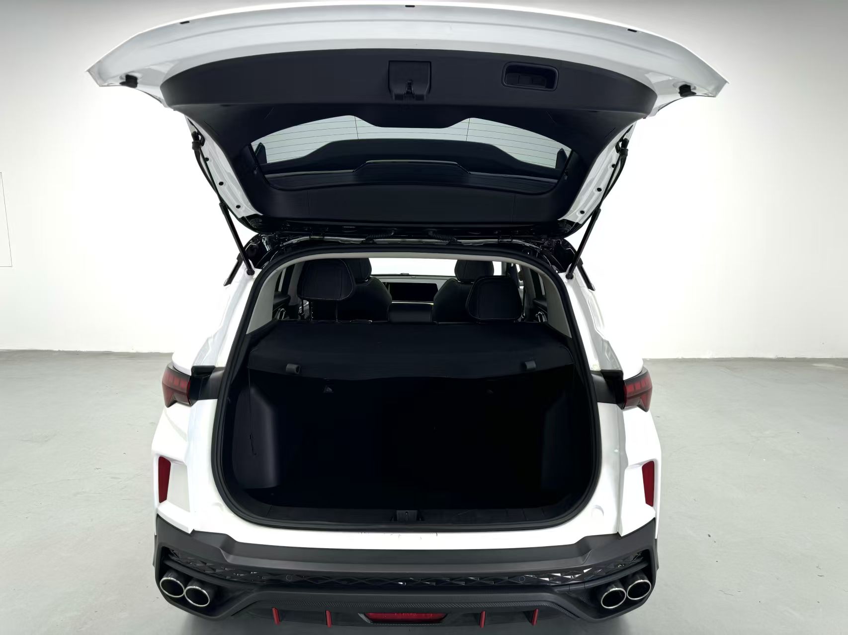 GEELY Coolray 2023 car image #11