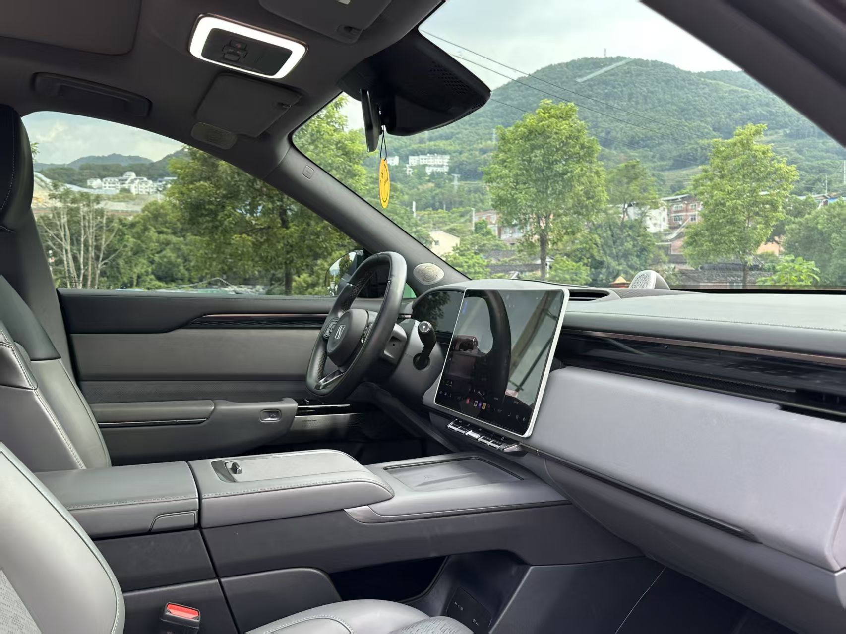 Zeekr 7X 2024 car image #8