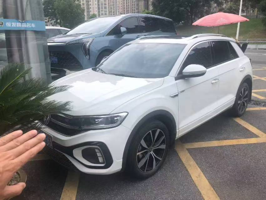 Volkswagen T-Roc 2024 Volkswagen T-Roc 2024 car image