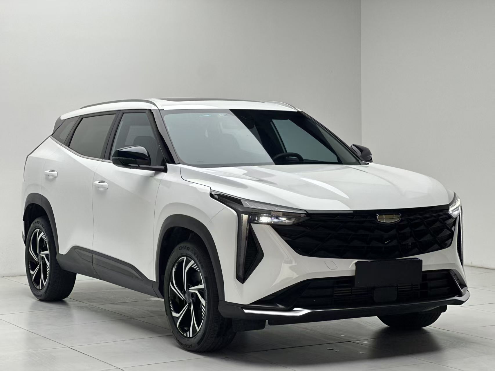 GEELY Coolray 2024 car image #16