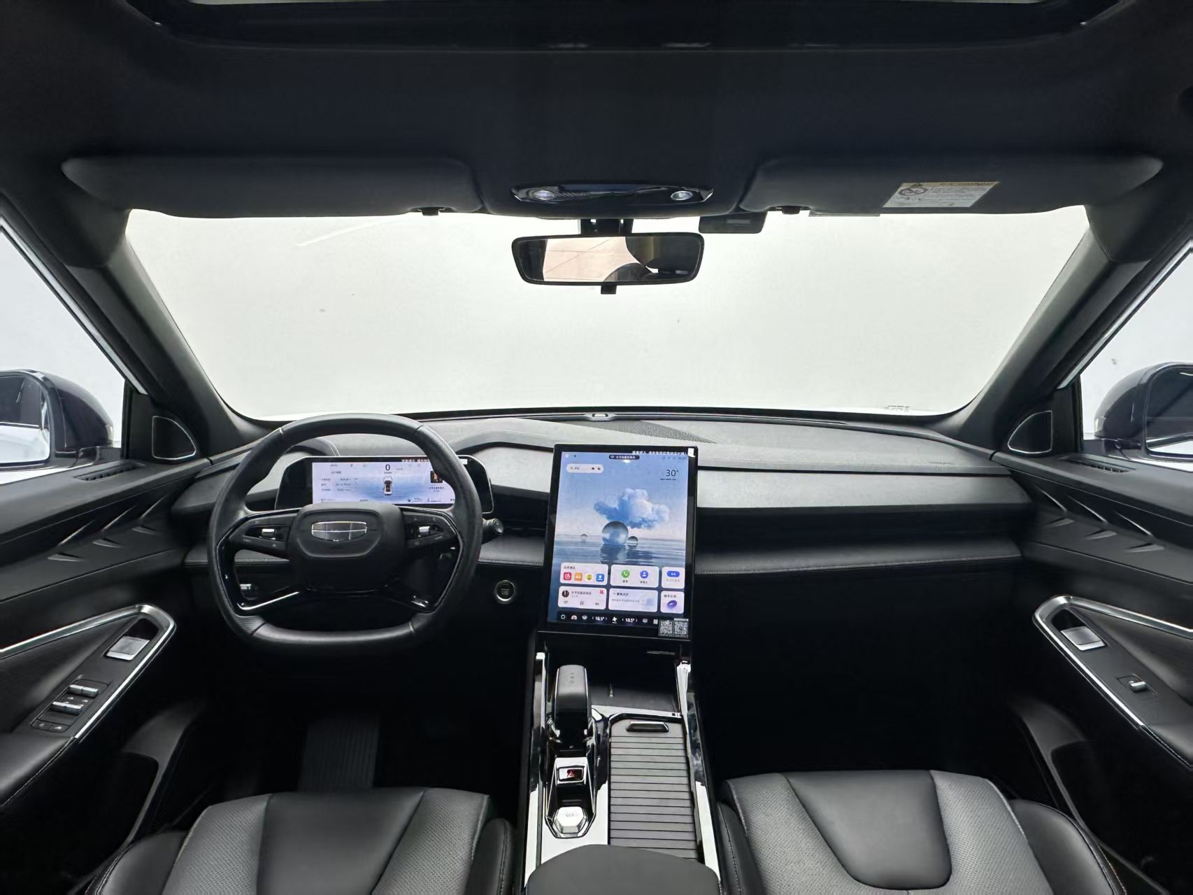 GEELY Coolray 2024 car image #17