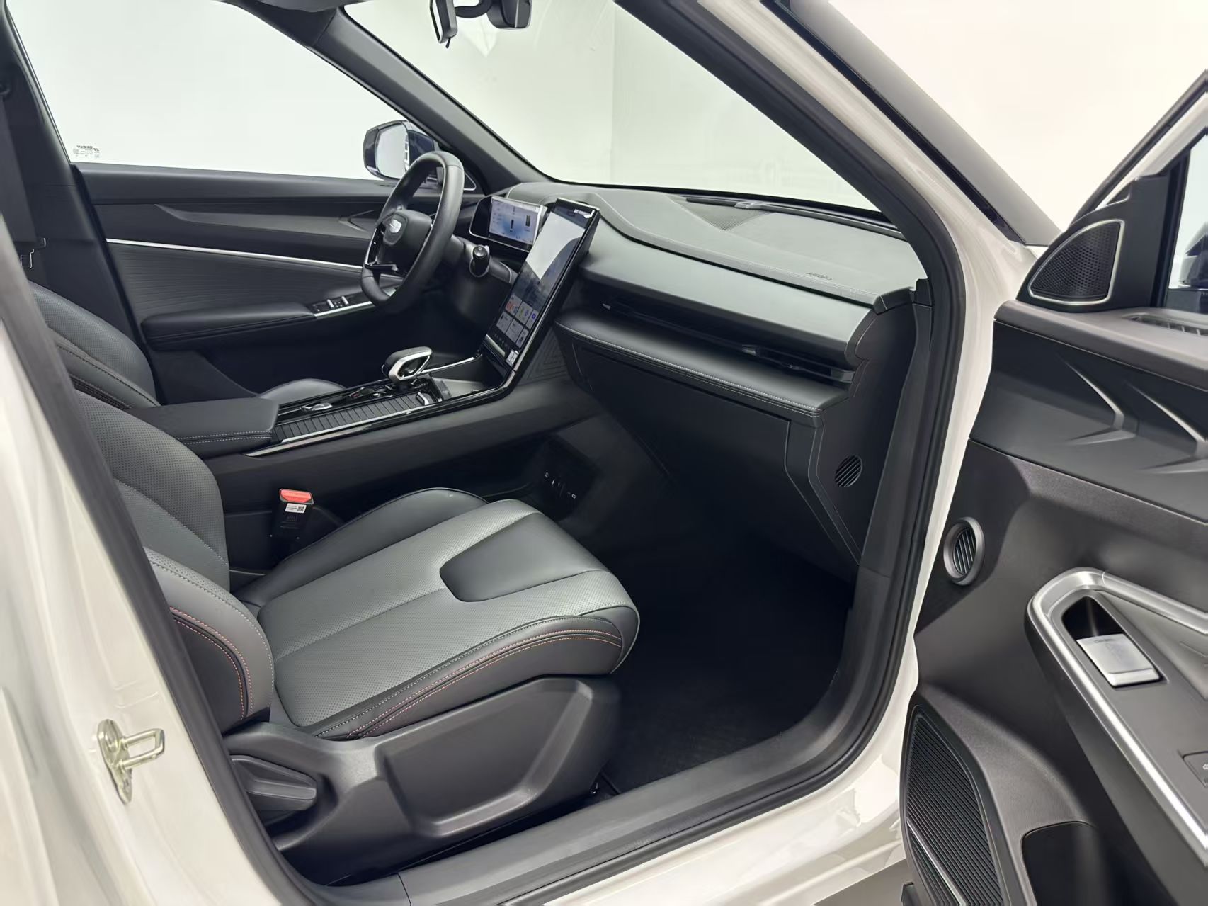 GEELY Coolray 2024 car image #5