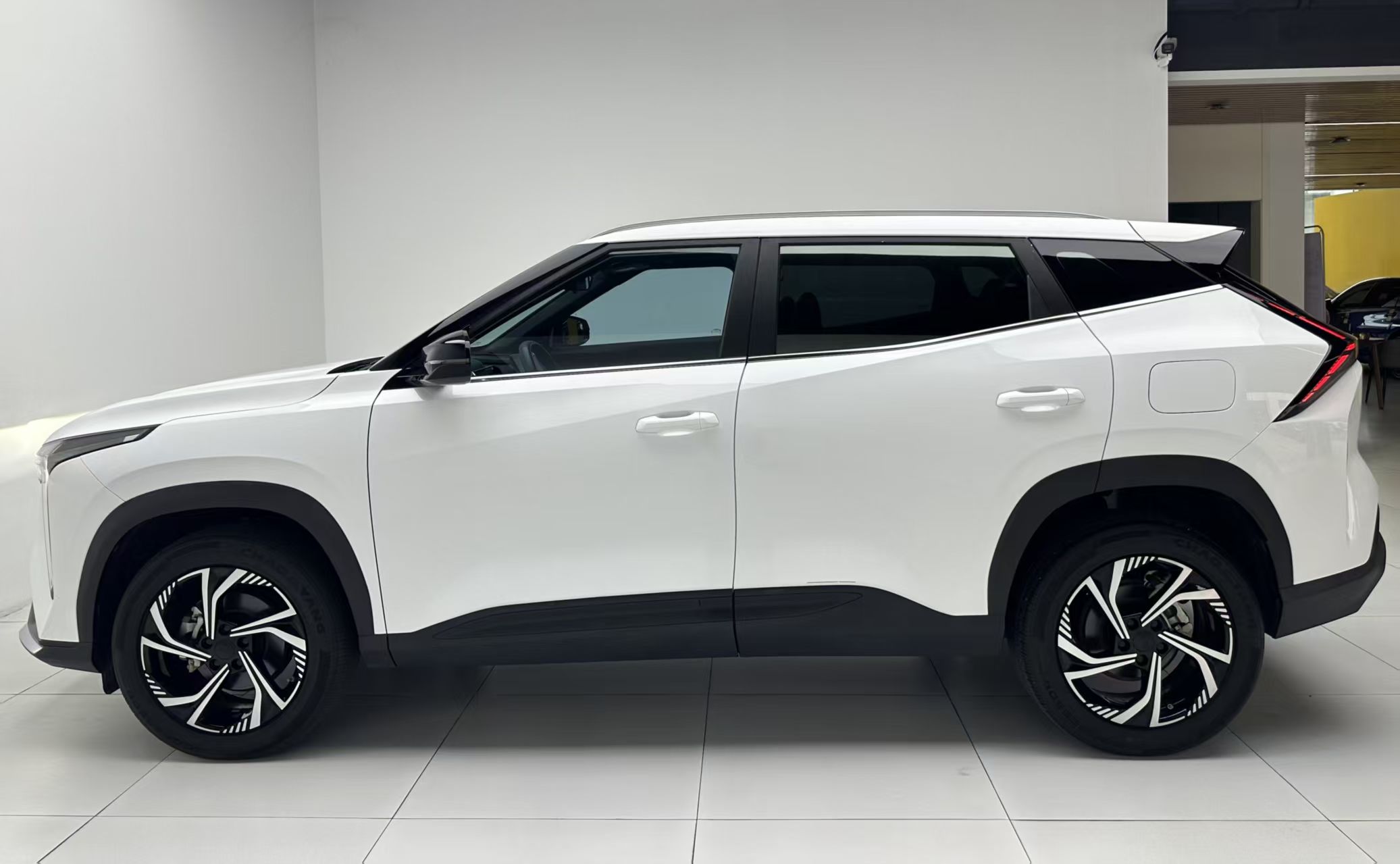 GEELY Coolray 2024 car image #14