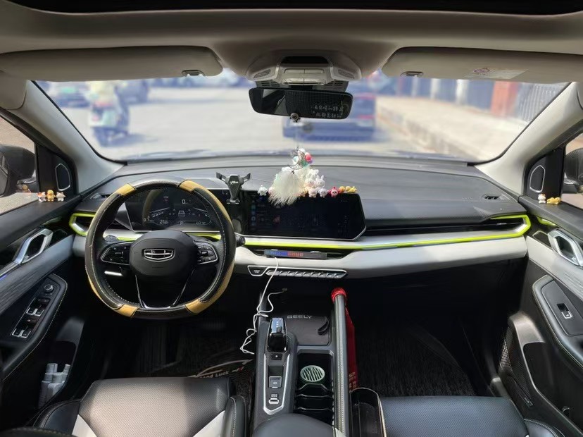 GEELY Coolray 2023 car image #3
