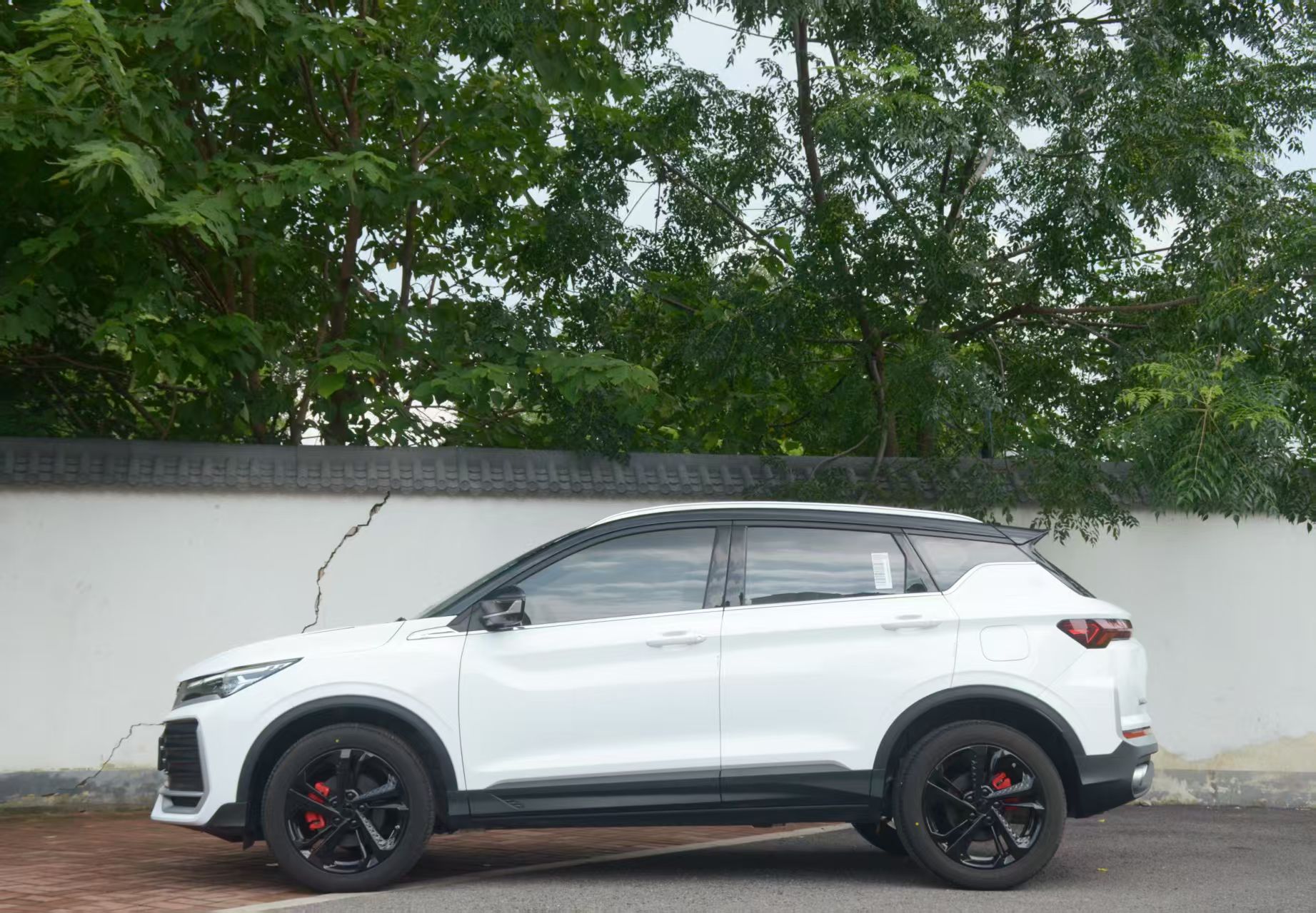 GEELY Coolray 2025 car image #11