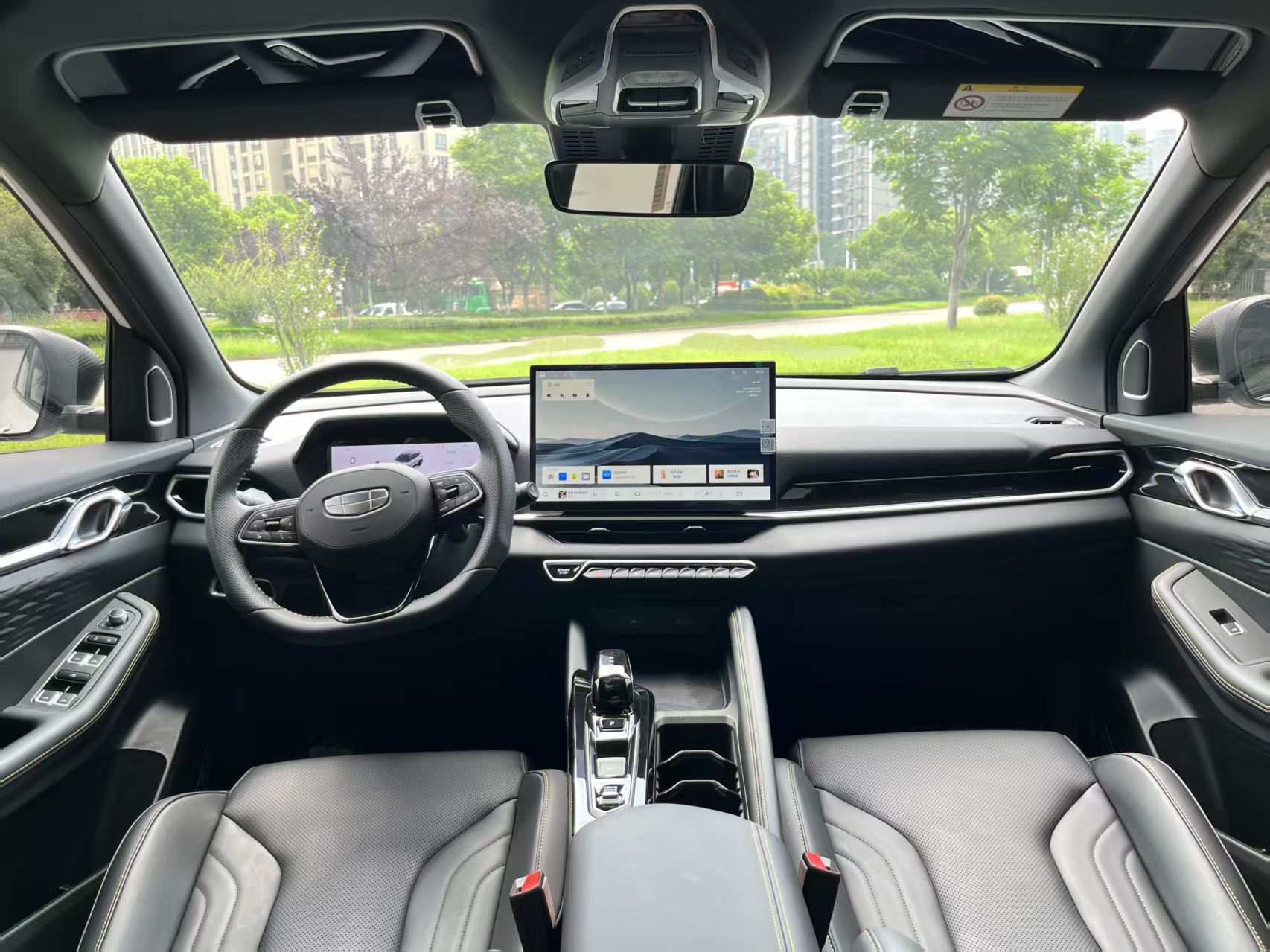 GEELY Coolray 2025 car image #16