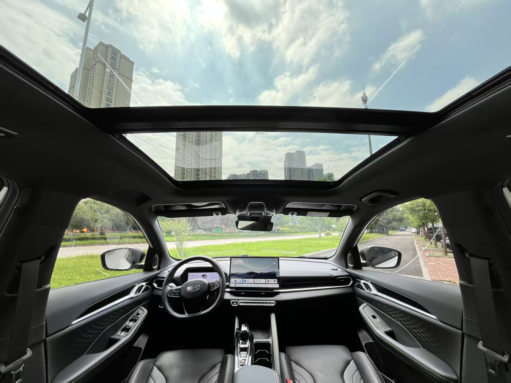 GEELY Coolray 2025 car image #8
