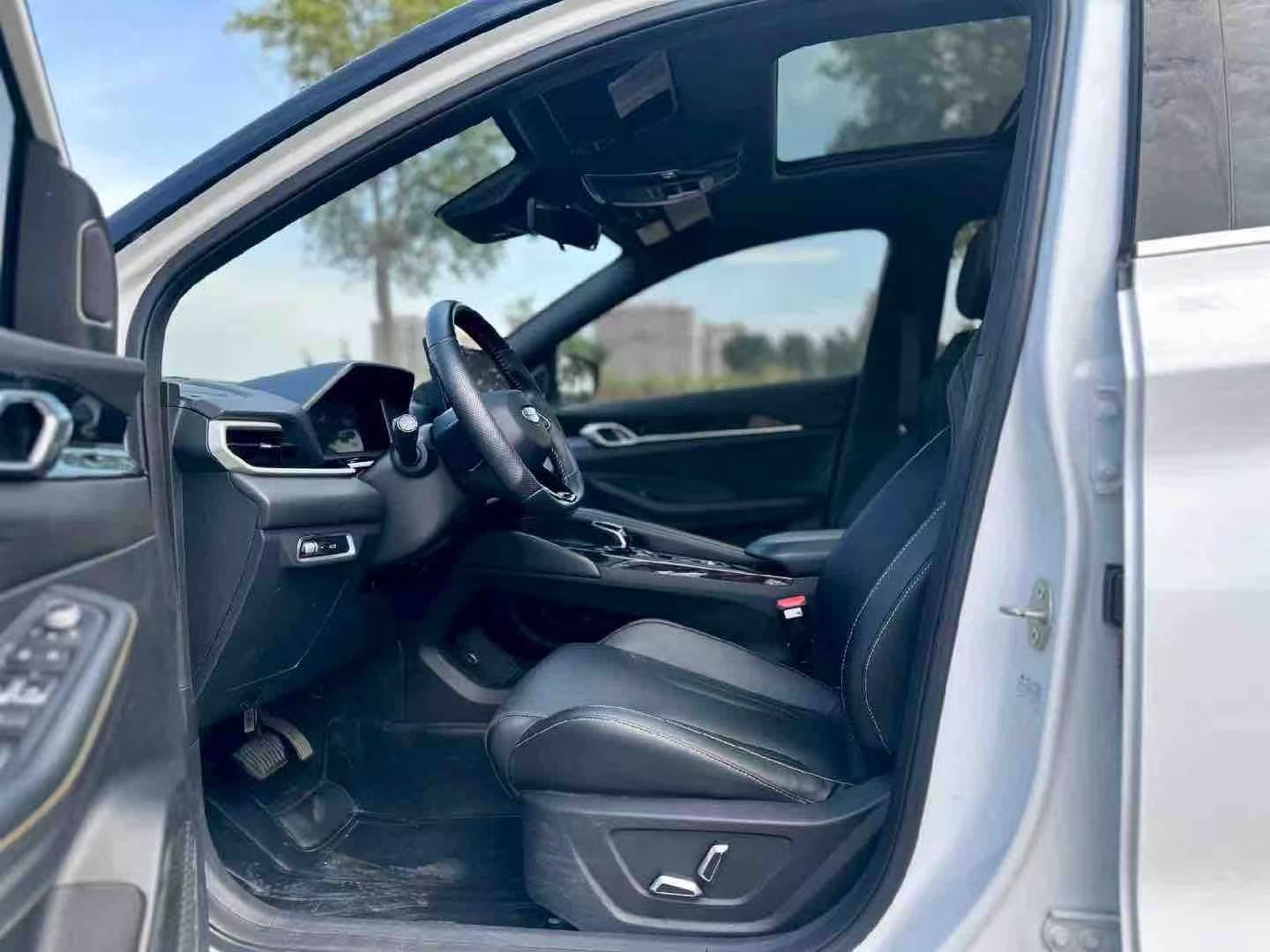GEELY Coolray 2025 #5 GEELY Coolray 2025 car image #5