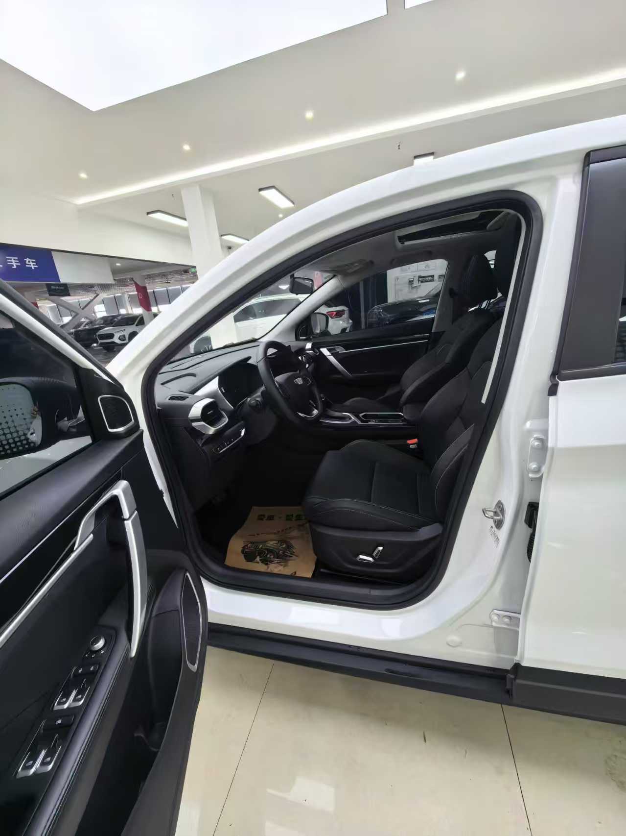 GEELY Coolray 2025 #4 GEELY Coolray 2025 immagine di auto #4