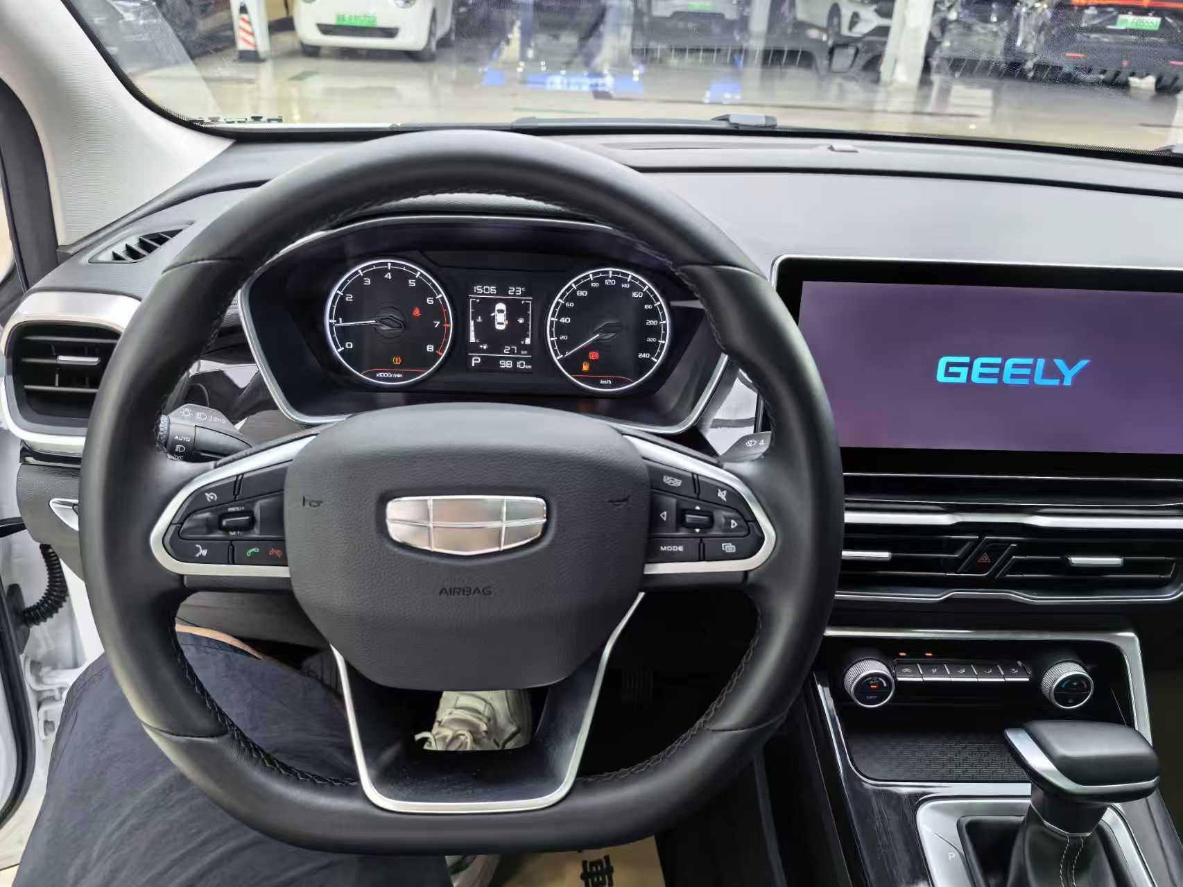 GEELY Coolray 2025 #10 GEELY Coolray 2025 immagine di auto #10