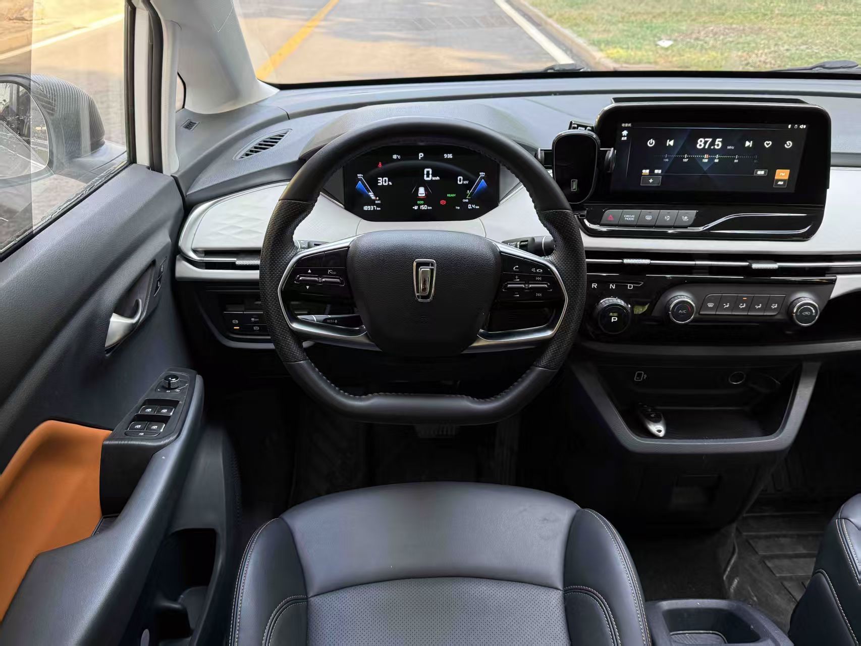 2024 car image #11