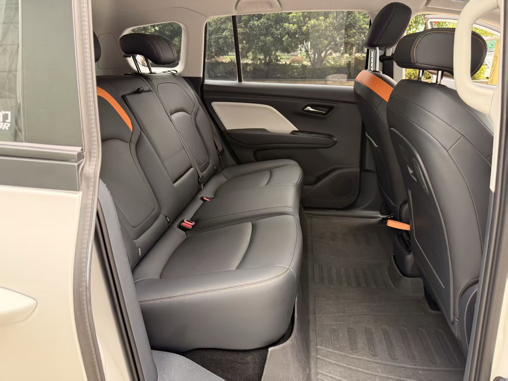 2024 car image #4