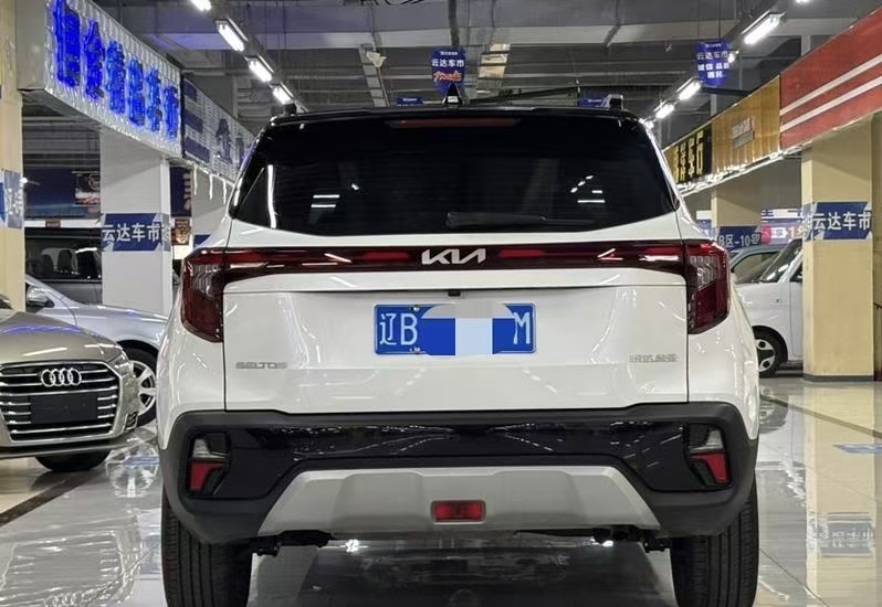 Kia Seltos 2025 immagine di auto #4