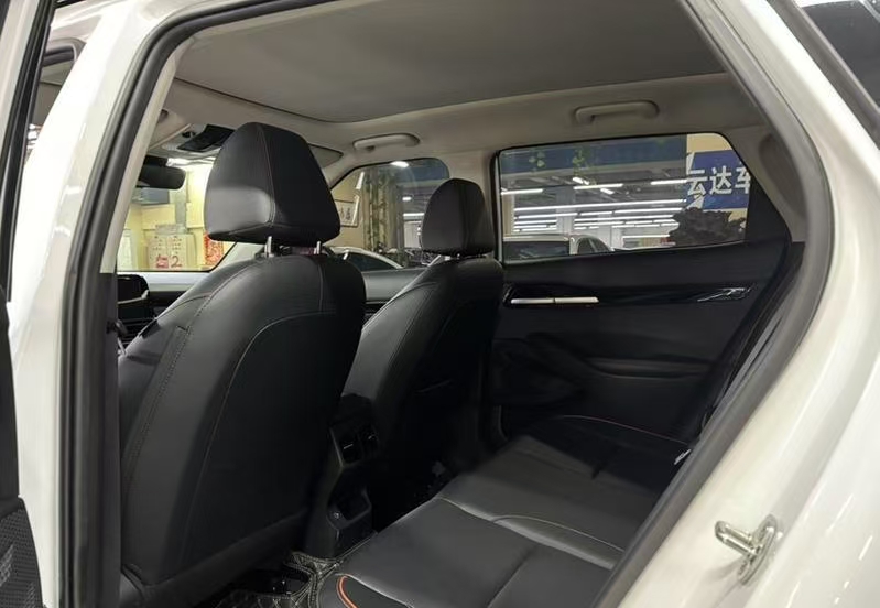 Kia Seltos 2025 immagine di auto #7